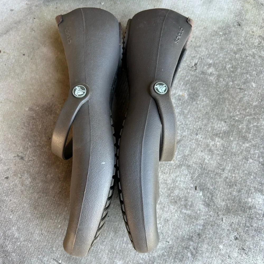 Crocs Brown Alice work brown ballet flat Mary Jane women’s slip on shoes Sz-6. G